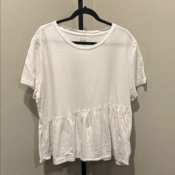 GAP White Asymmetrical Ruffled Blouse NWOT - Picture 1 of 3